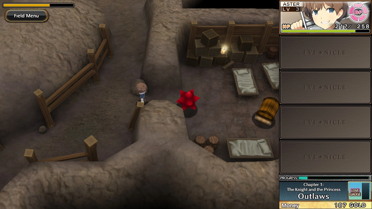 Un piccolo protagonista in 3D si trova accanto a letti, casse e un oggetto rosso irto di punte in una vista dall’alto di un dungeon.